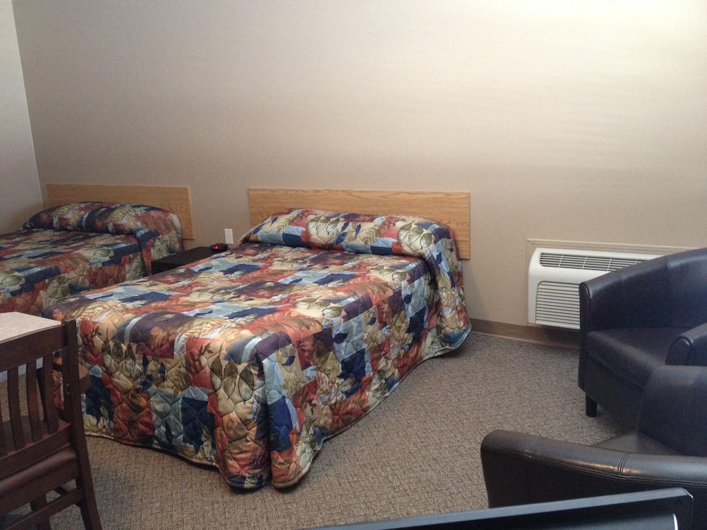 Chubby'S Bar & Motel Belle Plaine Bagian luar foto